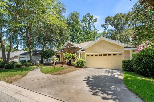 8424 8th Pl, GAINESVILLE, FL, 32607-4924 | Card Image