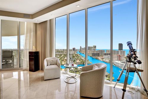ph2804-21200 Ne 38th Ave, Aventura, FL, 33180-4060 | Card Image