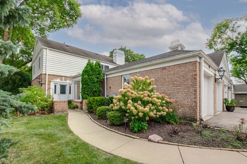 113 Rivershire Ln, Lincolnshire, IL, 60069-3804 | Card Image