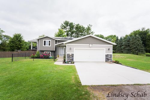 15333 Cedar Springs Ave, Cedar Springs, MI, 49319-8605 | Card Image