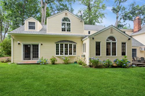 228 Dogwood Ln, Manhasset, NY, 11030-1651 | Card Image
