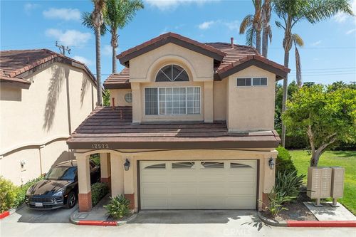 17572 Van Buren Ln, Huntington Beach, CA, 92647-6933 | Card Image