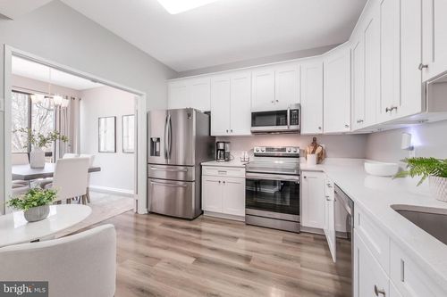 12301b-11564 Rolling Green Ct, RESTON, VA, 20191-2244 | Card Image