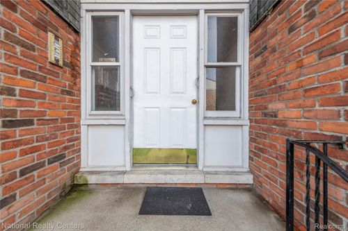 3-21464 Beaconsfield St, Saint Clair Shores, MI, 48080-1680 | Card Image