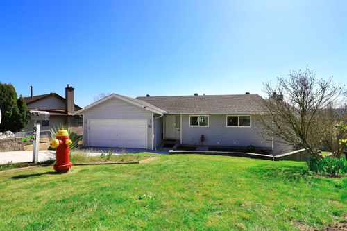 93 Warrick St, Coquitlam, BC, V3K5L3 | Card Image