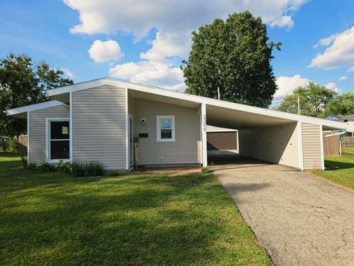 2200 Wrenwood Rd, Springfield, OH, 45505-4455 | Card Image