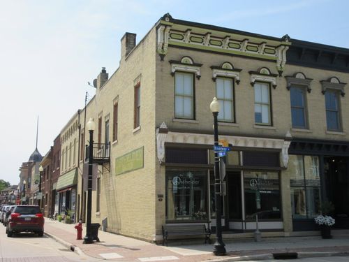 513 Broadway St, Sheboygan Falls, WI, 53085-1542 | Card Image