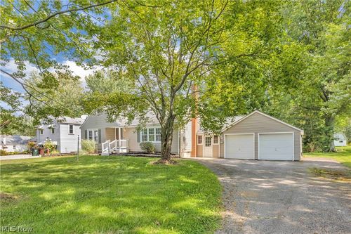 12101 Durkee Rd, Grafton, OH, 44044-9501 | Card Image
