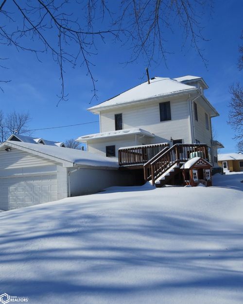 611 Broadway St, Brooklyn, IA, 52211-9238 | Card Image