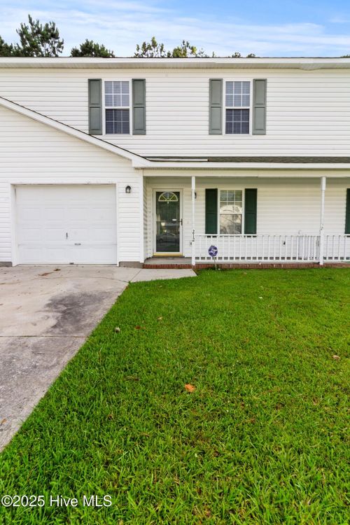 212 Winners Cir S, Jacksonville, NC, 28546-9540 | Card Image