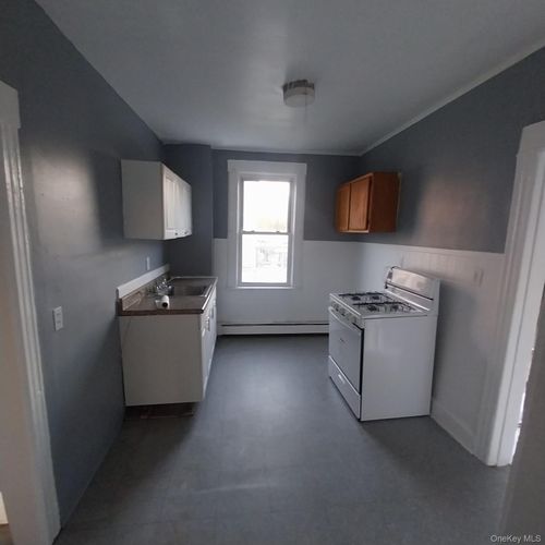 40 Harts Ave, Roosevelt, NY, 11575-2248 | Card Image