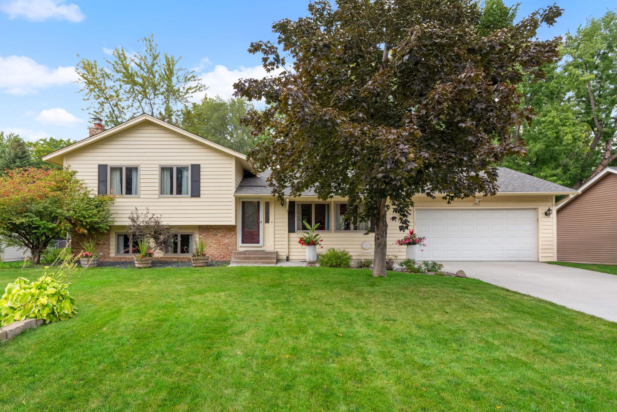 115th St, Burnsville, MN 55337