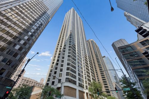 403-400 E Ohio St, Chicago, IL, 60611-3323 | Card Image
