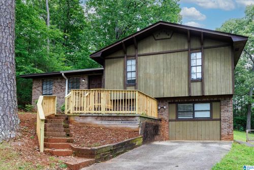 1100 Arcadia Cir, HUEYTOWN, AL, 35023-3653 | Card Image