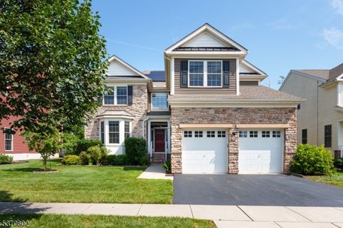 9 Mystic Dr, SKILLMAN, NJ, 08558-2645 | Card Image