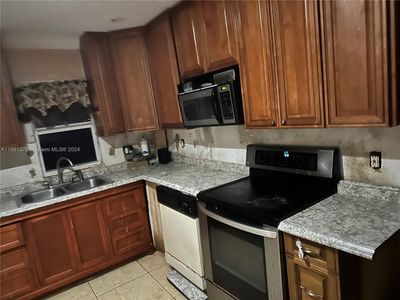 1345 Ne 5th Ter, House other with 3 bedrooms, 2 bathrooms and null parking in Fort Lauderdale FL | Image 2