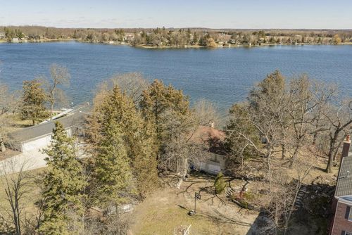 212 S Golden Lake Lane, Summit, WI, 53066 | Card Image