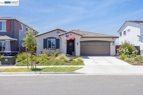 1012 Ramos Drive, Winters, CA, 95694 | Card Image