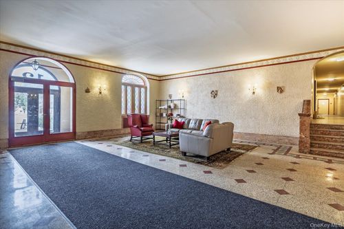 b6-12 Hamilton Pl, Hempstead, NY, 11550-6212 | Card Image