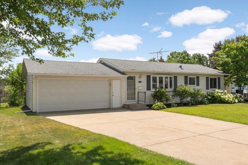 4096 71st St E, Inver Grove Heights, MN, 55076-2624 | Card Image