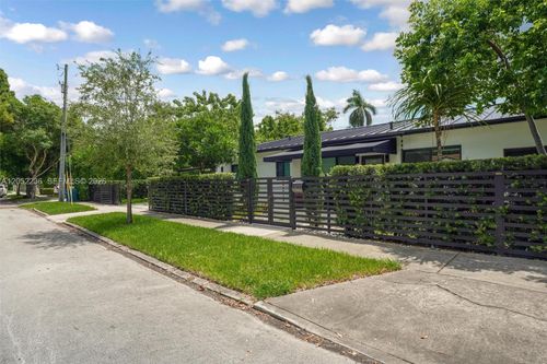 2484 Sw 25th St, Miami, FL, 33133-2241 | Card Image