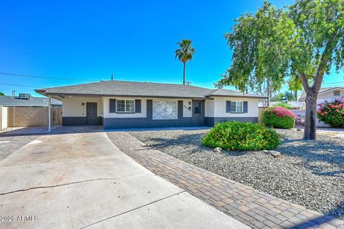 2032 E Cheery Lynn Rd, Phoenix, AZ, 85016-7211 | Card Image