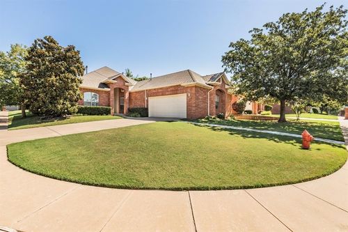 4001 Ne 138th Ter, Edmond, OK, 73013-7287 | Card Image