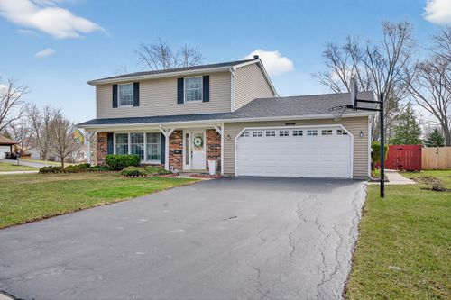 360 Pebble Creek Dr, Lake Zurich, IL, 60047-2724 | Card Image