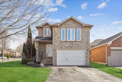 131 Valridge Dr, House other with 3 bedrooms, 3 bathrooms and 5 parking in Ancaster ON | Image 1