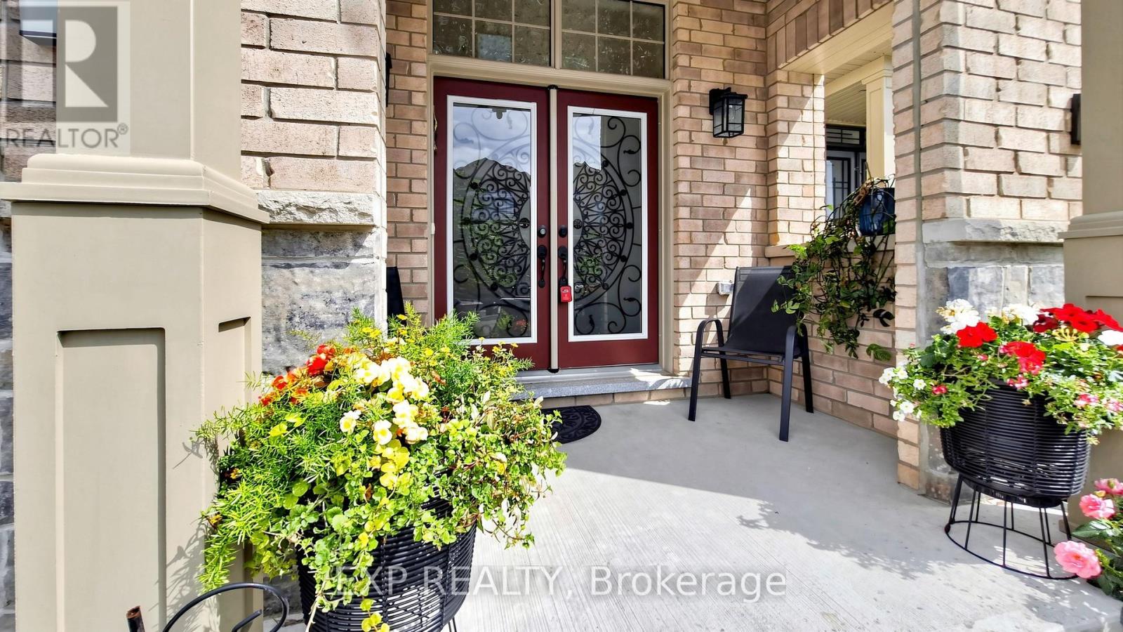 Residential in Whitchurch-Stouffville (Stouffville) 3