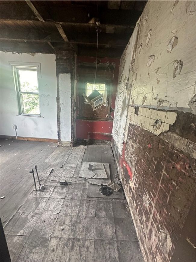 1518 Wolfe Ave, House other with 3 bedrooms, 2 bathrooms and 2 parking in Braddock PA | Image 8