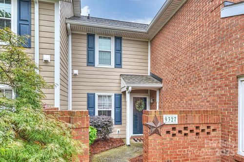 9327 S Vicksburg Park Ct, Charlotte, NC, 28210-7751 | Card Image