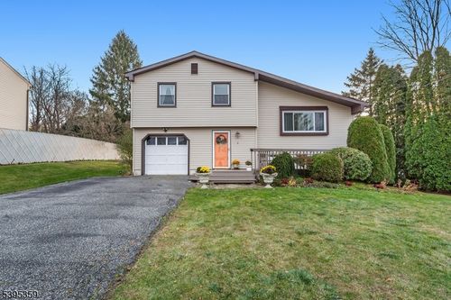 3 Hummingbird Trl, HIGHLAND LAKES, NJ, 07422-1133 | Card Image