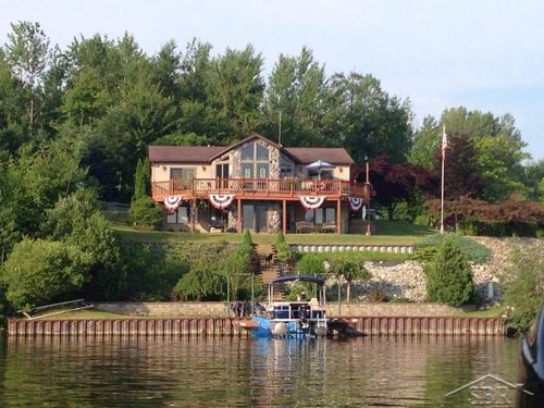 880 Sutherly Rd, Beaverton, MI, 48612-8566 | Card Image