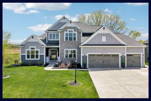 N3W27755 Cloverland Lane, PEWAUKEE, WI, 53188 | Card Image