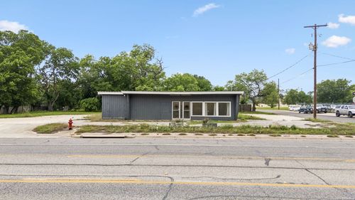 1407 Broadway, Kerrville, TX, 78028 | Card Image