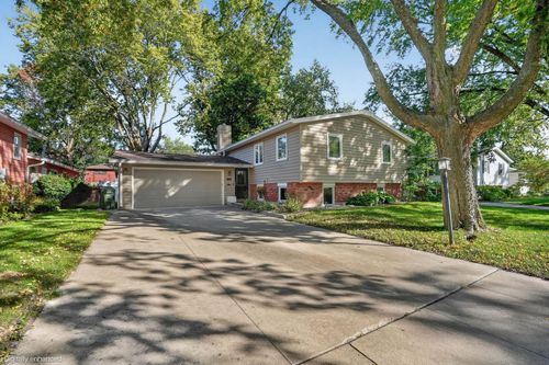 1505 W 5th St, Cedar Falls, IA, 50613-2331 | Card Image