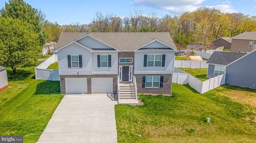 67 Graham Dr, MARTINSBURG, WV, 25405-2801 | Card Image