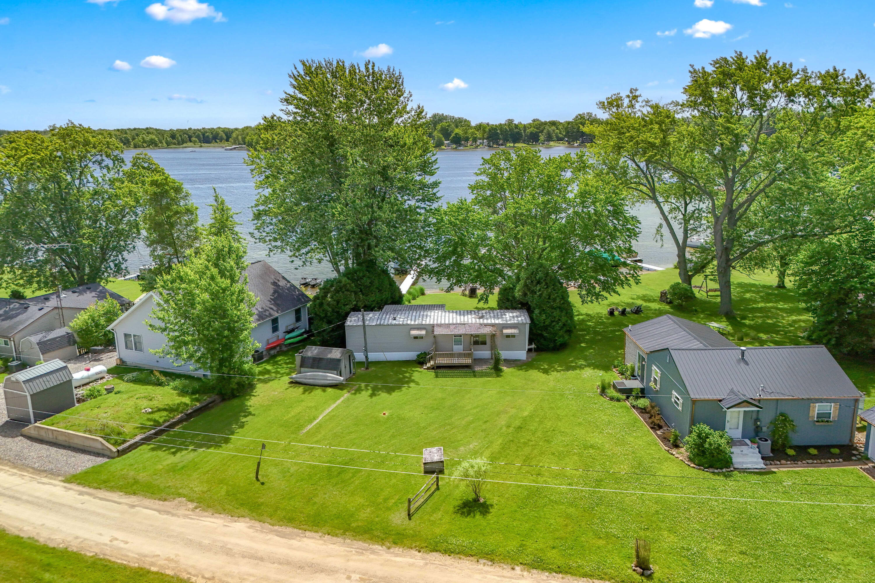 Sunnyshore Dr, Coldwater, MI 49036