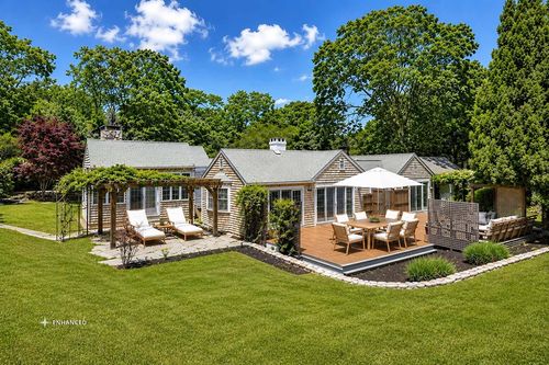 17 Oakdale Dr, Edgartown, MA, 02539-7331 | Card Image