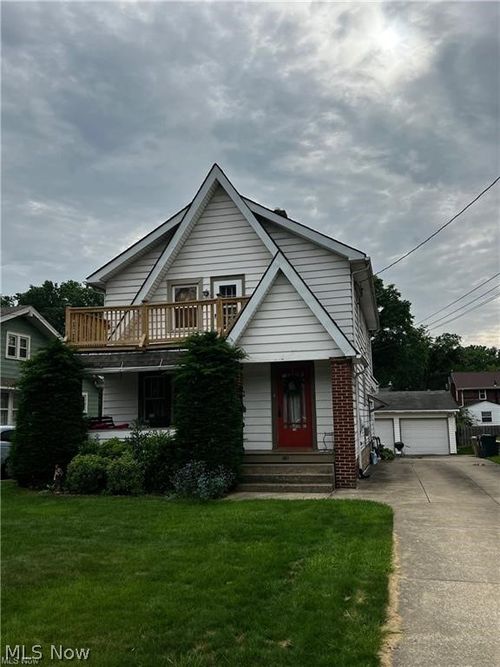 1736 17th St, Cuyahoga Falls, OH, 44223-1842 | Card Image