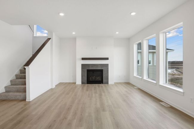 Gas fireplace in living room | Image 7