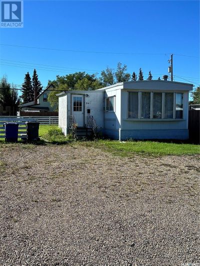 341 30th St W, House other with 2 bedrooms, 1 bathrooms and null parking in Battleford SK | Image 2