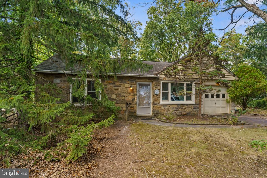 Towamencin Ave, Lansdale, PA 19446