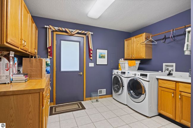 736 Davock Ln, House other with 6 bedrooms, 3 bathrooms and null parking in Bellaire MI | Image 23