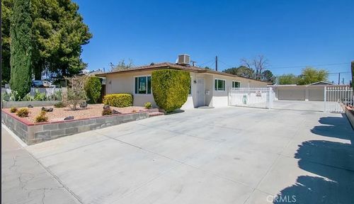 45122 Date Ave, Lancaster, CA, 93534-2406 | Card Image