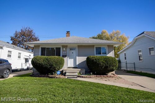 24882 Lambrecht Ave, Eastpointe, MI, 48021-1216 | Card Image