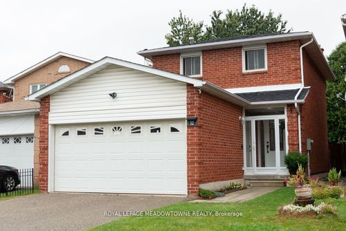 32 Clarridge Crt, Brampton, ON, L6X3N5 | Card Image
