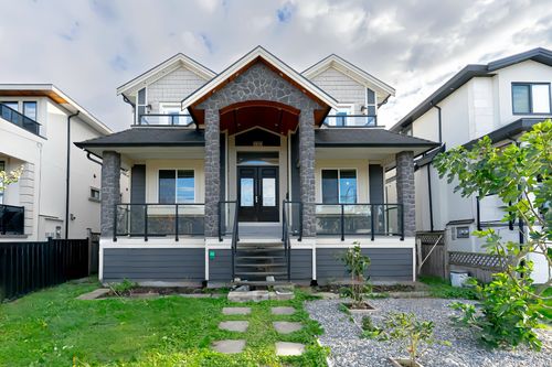 520 Ewen Ave, New Westminster, BC, V3M5B1 | Card Image