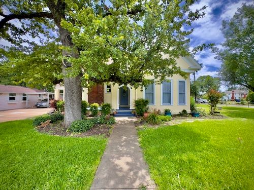 330 E Mcneill St, Stephenville, TX, 76401-4333 | Card Image